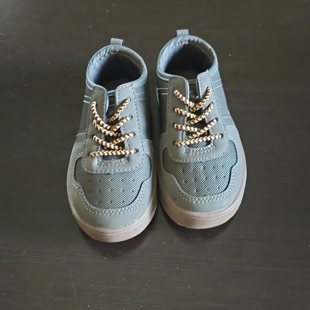 NWOT OshKosh Bgosh‎ Boys Casual Slip On Size 7M